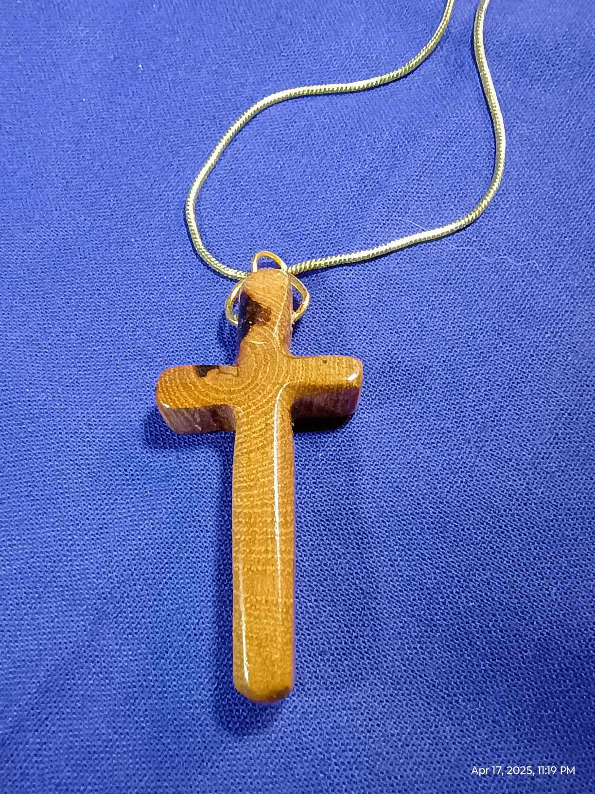 Cross necklace with nickel free chain